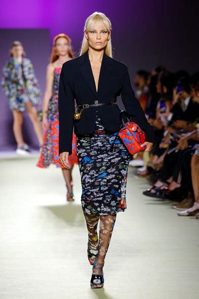 sfilata primavera estate 2019 versace|La sfilata Versace Primavera Estate 2019 .